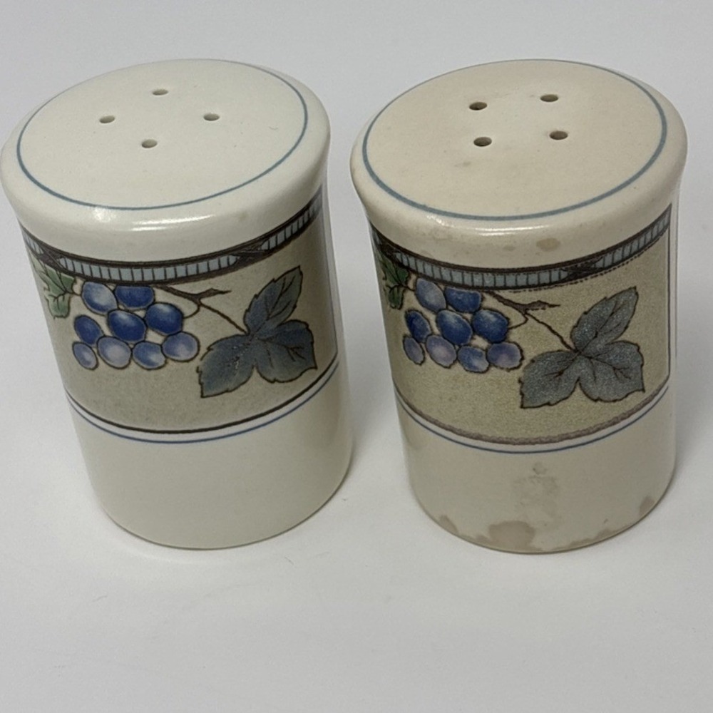 Vintage Fruit Ceramic Salt and Pepper Shakers Grapes Peaches Malaysia Set of 2